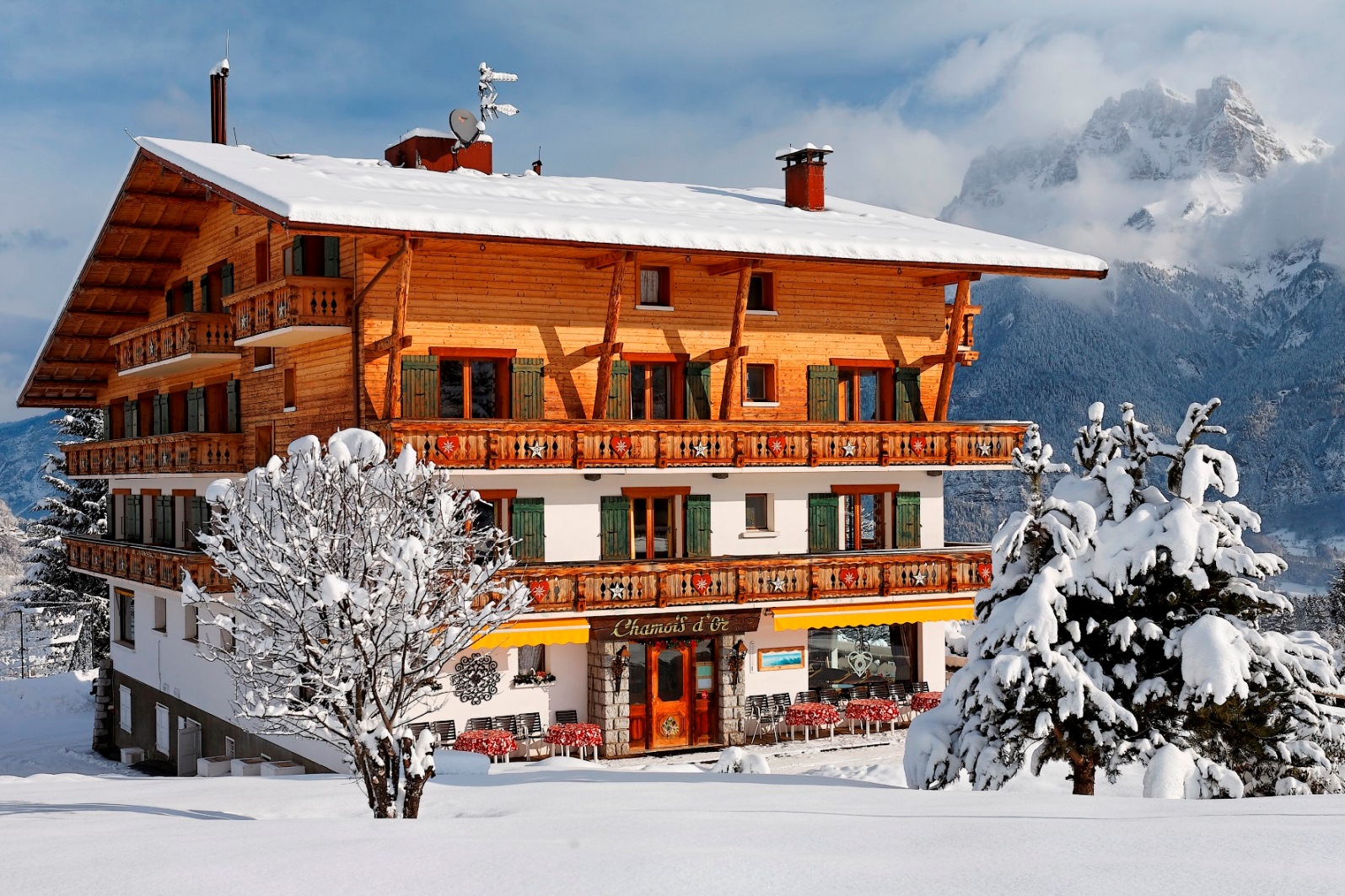 Albatross Tours Christmas in a French Alpine Village - Chalet Hotel le Chamois d'Or