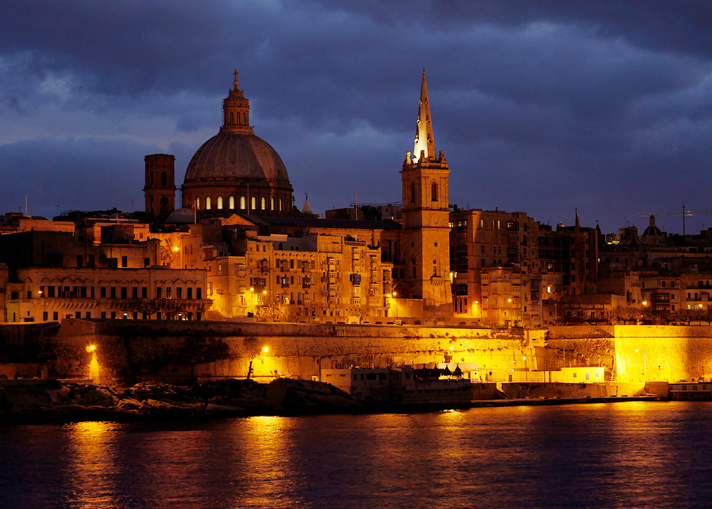 Malta-Valetta-Night