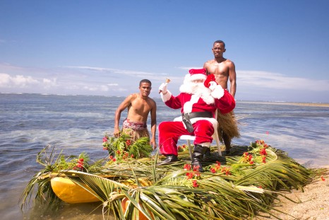 Santa arriving at Outrigger Fiji Beach Ressort