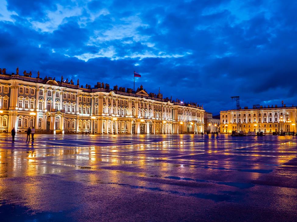 OTG_Hermitage-Museum-by-night low