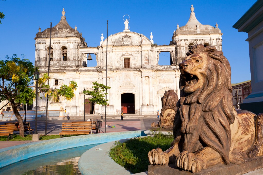 Stone lions in front of Catedral de Lee_n in Nicaragua