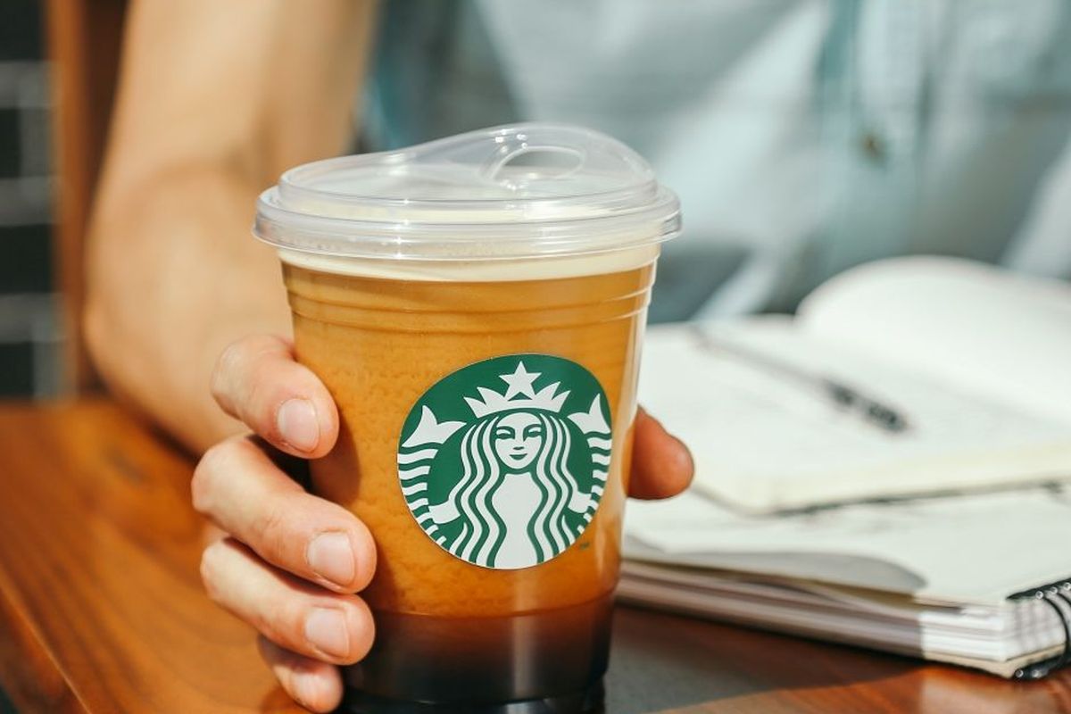 Caffeine addicts rejoice Starbucks is banning plastic