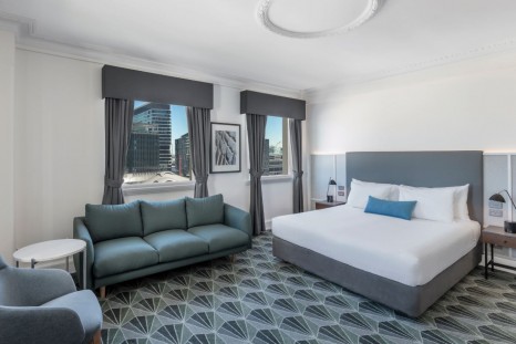 Savoy Hotel on Little Collins Melbourne_plaza-guest-room