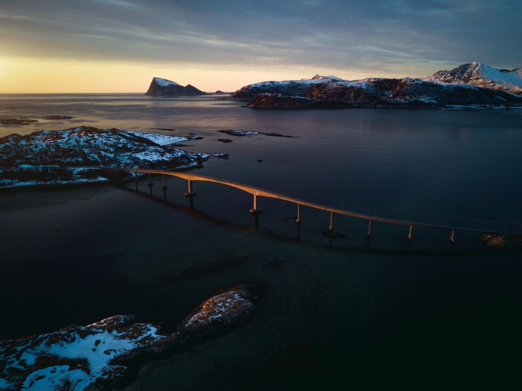 According to CNN, a bridge across to Sommarøy is covered in wrist watches, a symbol for visitors to leave time behind. 