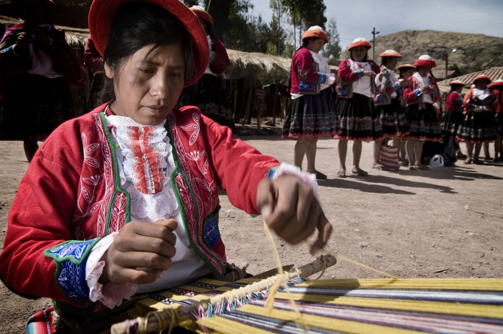 Image: 'Peru Sacred Valley Womens Weaving'/© G Adventures Inc.