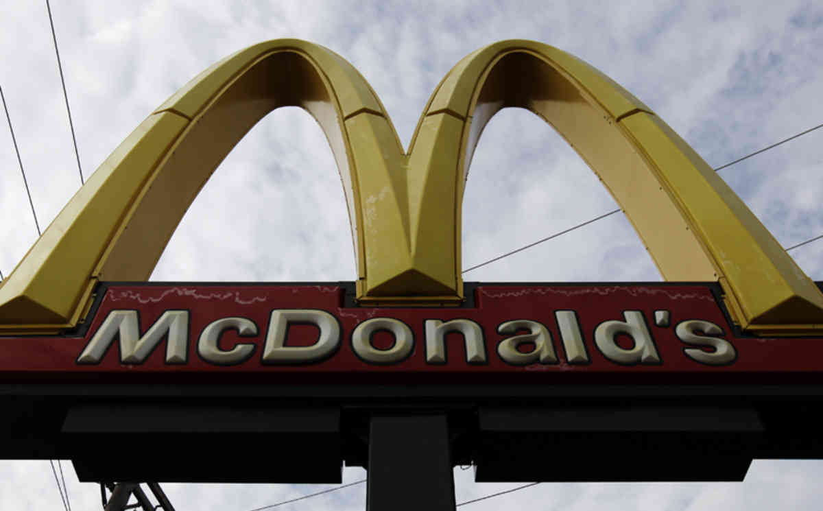 Maccas sign teases tourists in SA desert - Travel Weekly
