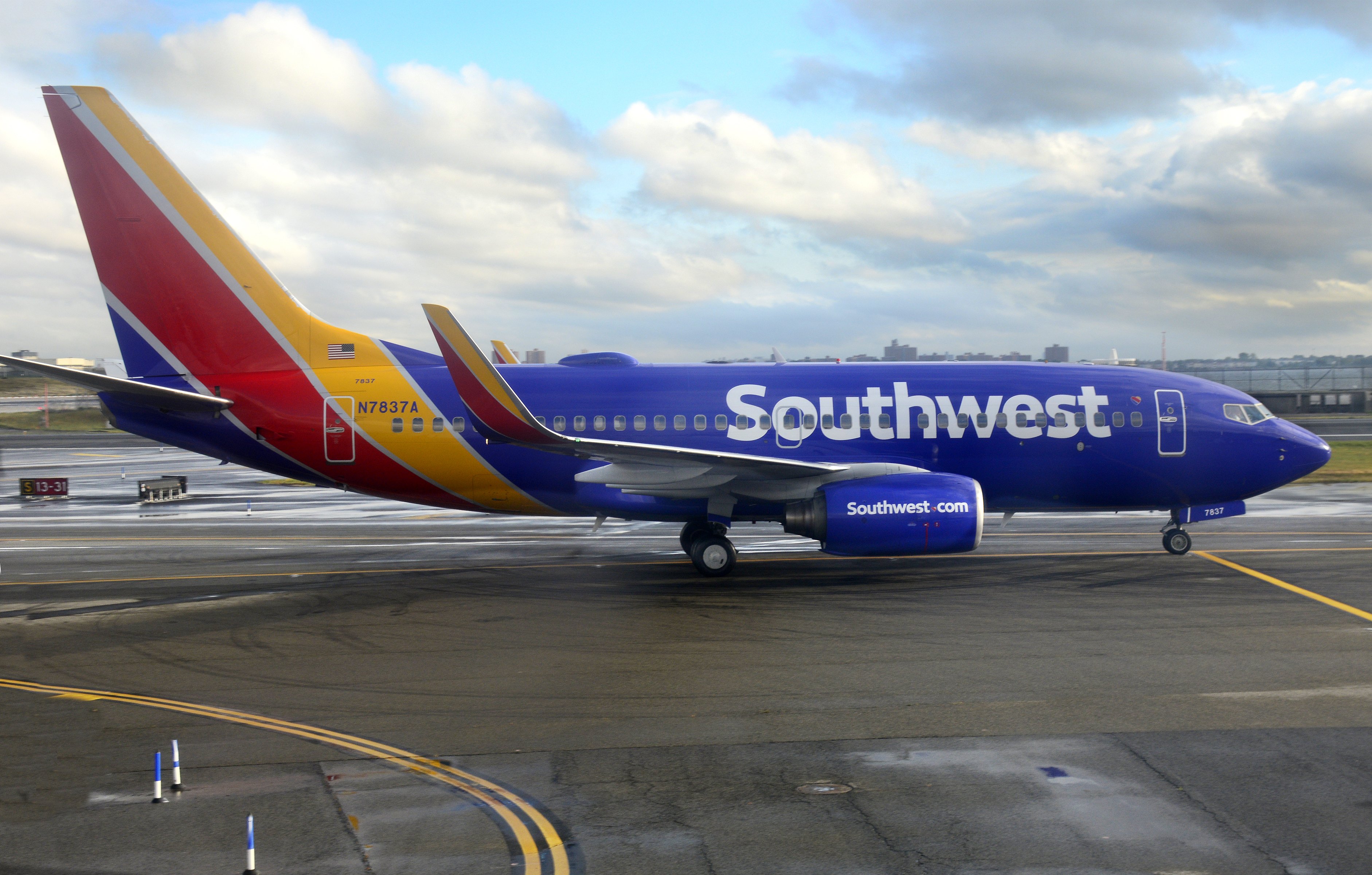 Southwest flight forced to land after another window breaks - Travel Weekly...